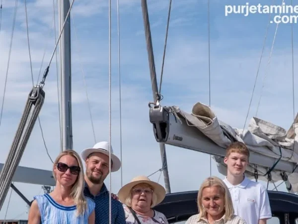 Pere purjereis Tallinna lahel